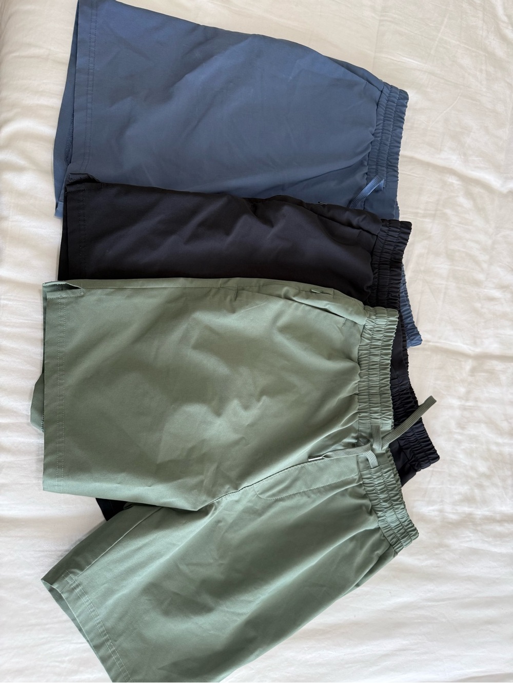 Casual Elastic-Waist Men's Chino Shorts — Olive, Navy, Black